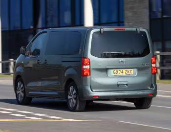 Toyota ProAce Verso Electric [UK-spec] '2024–pr.
