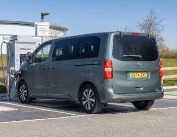 Toyota ProAce Verso Electric [UK-spec] '2024–pr.