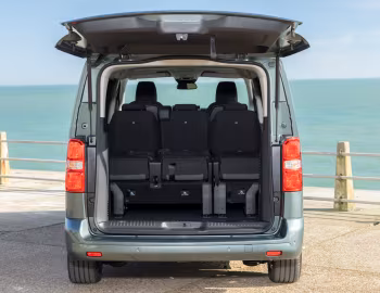Ambos Toyota ProAce Verso Electric [UK-spec] '2024–pr.