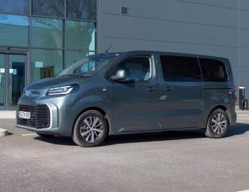 Toyota ProAce Verso Electric [UK-spec] '2024–pr.
