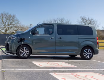 Toyota ProAce Verso Electric [UK-spec] '2024–pr.