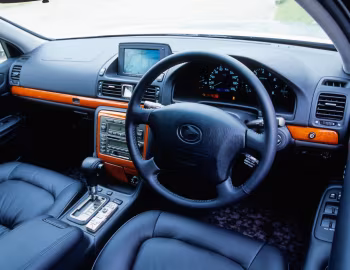 Interni Toyota Progrès (JCG10) '04.2001–05.2007