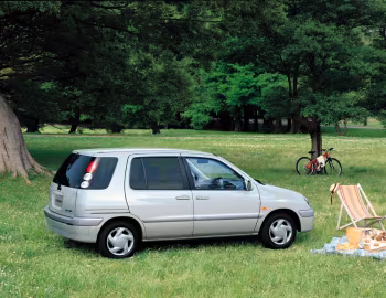 Toyota Raum (EXZ10) '04.1997–05.2003