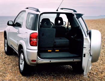 Toyota RAV4 3-door [UK-spec] '2003–05