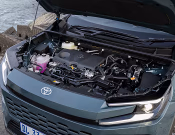 Bajo el capó Toyota RAV4 HEV VX [South Africa] '2026