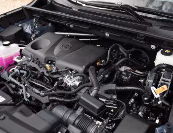 Bajo el capó 2026 Toyota RAV4 HEV AWD Limited [North America] '2025–pr.