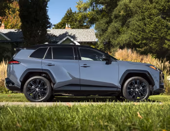 2026 Toyota RAV4 HEV AWD XSE [North America] '2025–pr.