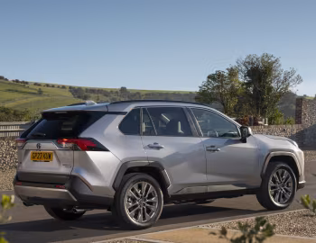 Toyota RAV4 Hybrid [UK-spec] '2022–25