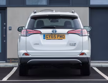 Toyota RAV4 Hybrid [UK-spec] '2015–19