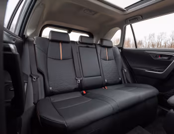 Interior Toyota RAV4 Hybrid Adventure [EU-spec] '2021–25