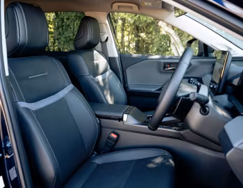 Інтэр'ер Toyota RAV4 PHEV Excel [UK-spec] '2026