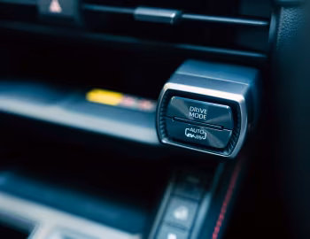 Interior Toyota RAV4 PHEV GR Sport [Japan] (6LA-AXAP64) '02.2026