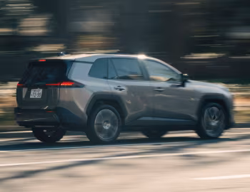Toyota RAV4 PHEV Z [Japan] (6LA-AXAP64) '02.2026