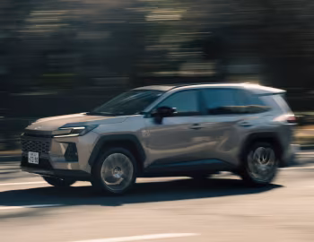 Toyota RAV4 PHEV Z [Japan] (6LA-AXAP64) '02.2026
