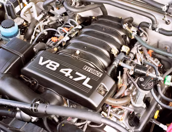 Bajo el capó 2005–07 Toyota Sequoia SR5 4×4 [North America] (UCK45) '2004–11.2007