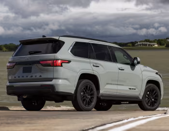 2023–pr. Toyota Sequoia SR5 TRD Sport Package '2022–pr.