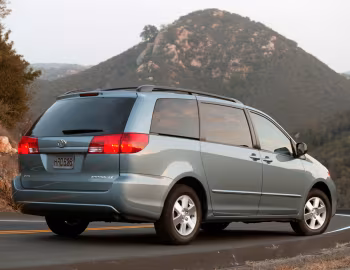 2004–05 Toyota Sienna LE [North America] (XL20) '01.2003–05