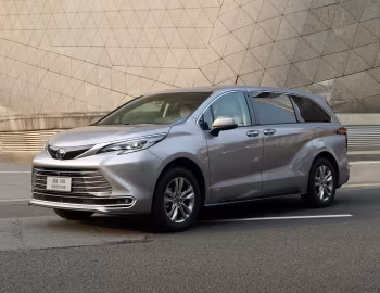 Toyota Sienna Platinum HEV [China] '2024–pr.
