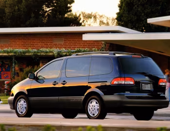 2001–03 Toyota Sienna LE (XL10) '2000–12.2002