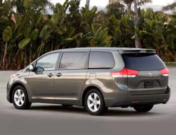 2011–14 Toyota Sienna LE [North America] (XL30) '01.2010–14