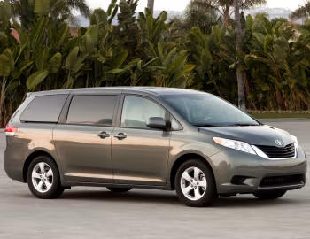 2011–14 Toyota Sienna LE [North America] (XL30) '01.2010–14