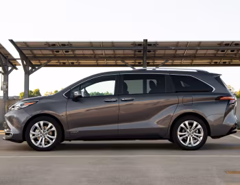 2021–pr. Toyota Sienna Platinum '2020–pr.