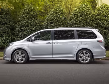 2015–17 Toyota Sienna SE [North America] (XL30) '2014–17
