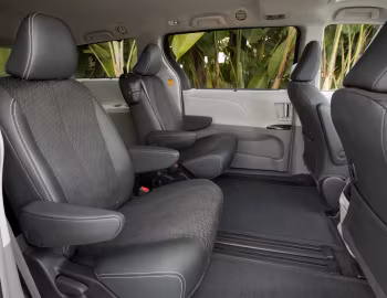 Interior 2011–14 Toyota Sienna SE [North America] (XL30) '01.2010–14