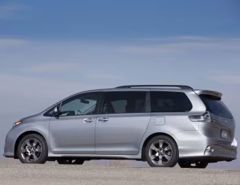 2011–14 Toyota Sienna SE [North America] (XL30) '01.2010–14