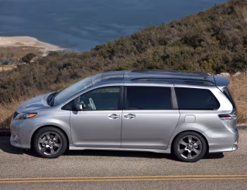 2011–14 Toyota Sienna SE [North America] (XL30) '01.2010–14