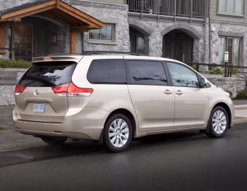 2011–14 Toyota Sienna XLE [North America] (XL30) '01.2010–14