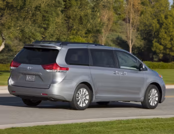 2011–14 Toyota Sienna XLE AWD [North America] (XL30) '01.2010–14