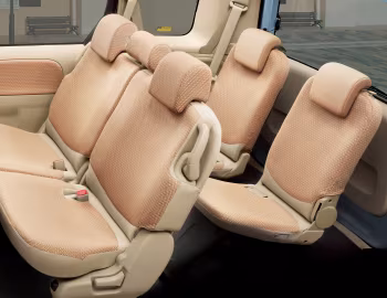Інтэр'ер Toyota Sienta (NCP81G) '2011–15