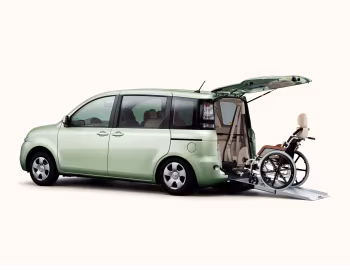 Toyota Sienta (NCP81G) '2011–15