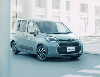 Toyota Sienta Hybrid Z 7-seater [Japan] (6AA-MXPL10G) '08.2022–04.2024