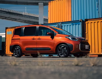 Toyota Sienta Hybrid Z 7-seater [Japan] (6AA-MXPL10G) '08.2022–04.2024