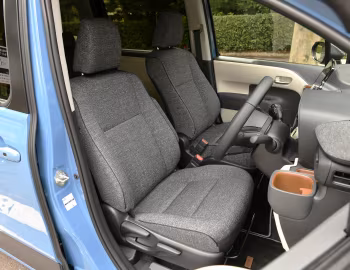 Interior Toyota Sienta Z 5-seater [Japan] (5BA-MXPC10G) '08.2022–04.2024