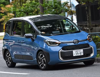 Toyota Sienta Z 5-seater [Japan] (5BA-MXPC10G) '08.2022–04.2024