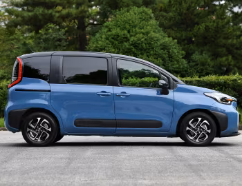 Toyota Sienta Z 5-seater [Japan] (5BA-MXPC10G) '08.2022–04.2024