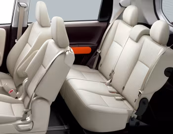 Інтэр'ер Toyota Spade♠ '07.2012–07.2015