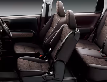 Інтэр'ер Toyota Spade♠ '07.2012–07.2015