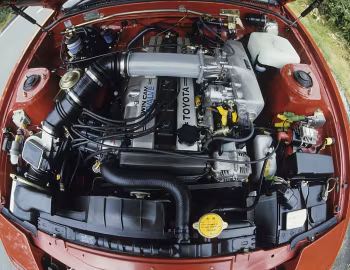 Bajo el capó Toyota Celica XX 2000GT TWINCAM24 [Japan] (E-GA61) '08.1983–86
