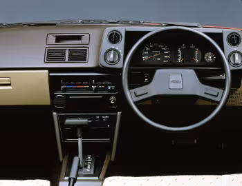 Panel frontal Toyota Sprinter Trueno XL-Lissé 2-door (AE85) '05.1983–04.1985