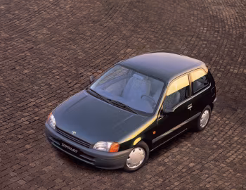 Toyota Starlet 3-door (P90) '01.1996–07.1999