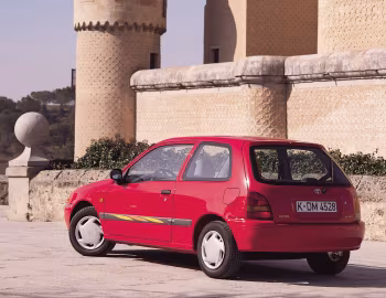 Toyota Starlet 3-door (P90) '01.1996–07.1999