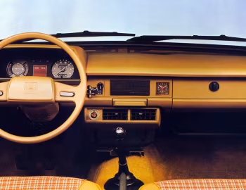 Panel frontal Toyota Starlet 3-door [Worldwide] (KP60) '1978–84