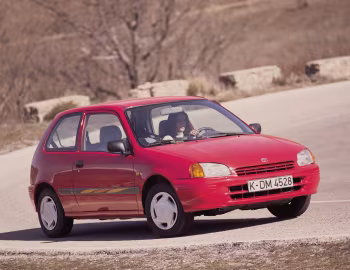 Toyota Starlet 3-door (P90) '01.1996–07.1999