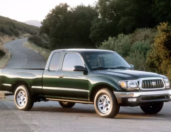 2002–04 Toyota Tacoma SR5 2WD Xtracab '2001–04