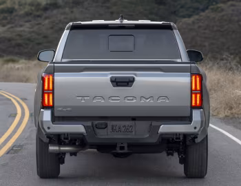 2024–pr. Toyota Tacoma SR5 Double Cab '2023–pr.