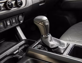 Interior 2016–19 Toyota Tacoma TRD Sport Access Cab [North America] '2015–19